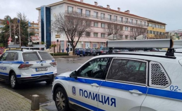 Полиция влезе в Община Поморие Разследват се злоупотреби с евросредства