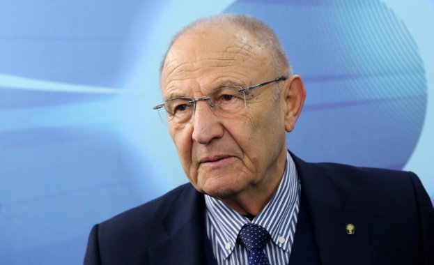 Докато управляващите в Република Северна Македония и техният управляващ научен