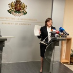 Министър Нинова: Спечелихме на първа инстанция делото с мобилните оператори