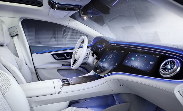 Иновативната система на LG-In-Vehicle Infotainment System е представена в нов луксозен електрически седан