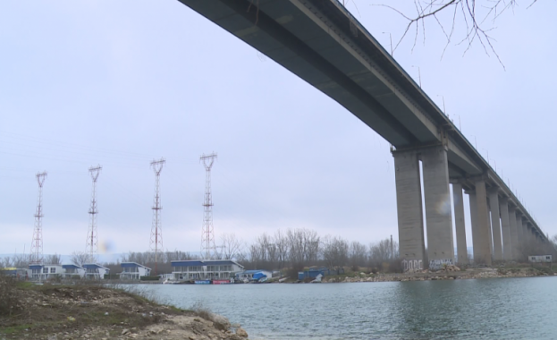 Състоянието на част от носещите колони на Аспаруховия мост във