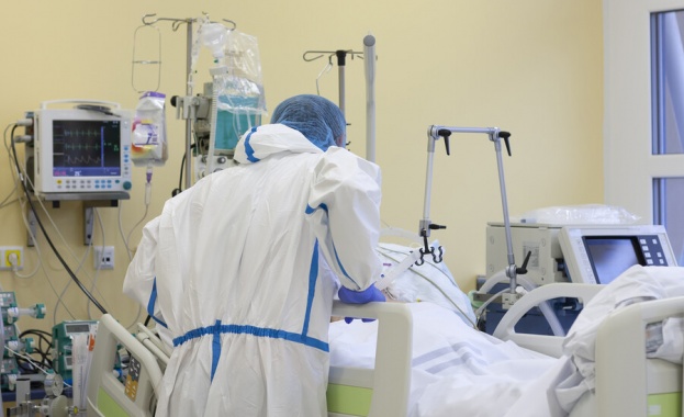 Директор на болница стана доброволец в COVID отделение Причината е