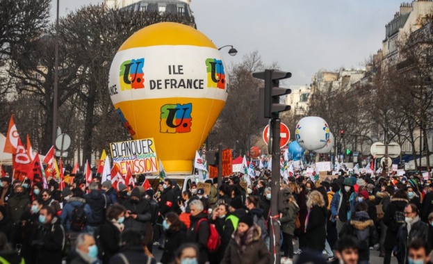  Над 77 000 души участваха в учителски протести във Франция