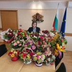  Корнелия Нинова: Благодаря за многобройните пожелания. Нека всички сме заобиколени от добри приятели