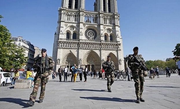 Терористична заплаха във Франция: Посрещането на 2024 г. под засилени мерки за сигурност