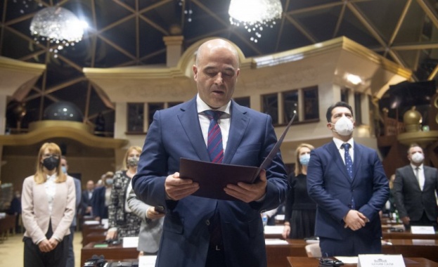 За езика и идентичността нито се разговаря нито се преговаря