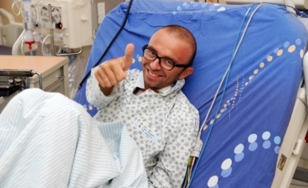 Георги Пеев е журналист на 45 години Той определя себе