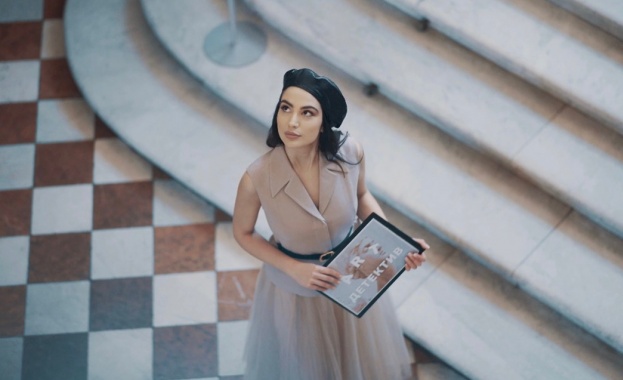 Водещата и автор на подкаста поредицата за култура и изкуство