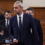 Костадинов: Съюзниците ни ни водят към военен конфликт, в който нямаме роля