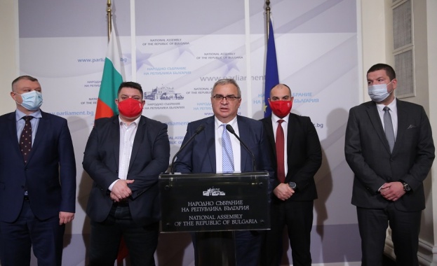 Вчера в Комисията по вътрешна сигурност министър Бойко Рашков сподели