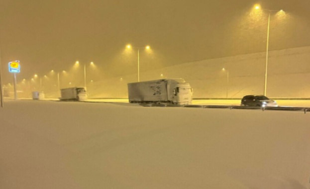 Футболистите на Марица Пловдив попаднаха в снежна блокада в Турция