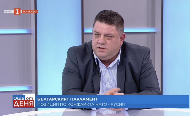 Госпожа Нинова заслужава поздравления за куража да поеме сама цялата