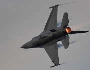 Гърция изпраща фрегати и изтребители в Кипър