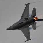 Защо не може да лети първия български изтребител F-16