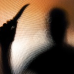 Софийска районна обвини двама младежи, опрели нож в гърлото на мъж и обрали колата му в София