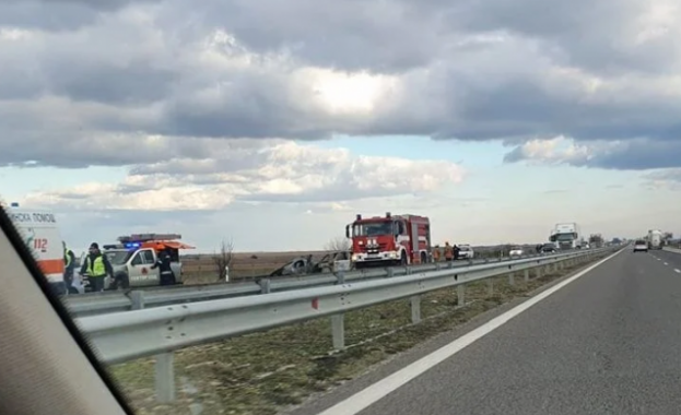 Жена загина при тежка катастрофата на магистрала „Тракия днес следобед.