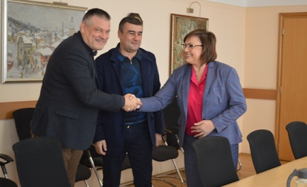 Вицепремиерът и министър на икономиката Корнелия Нинова се срещна с
