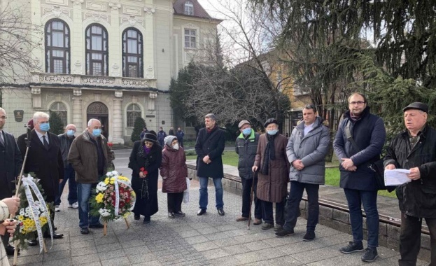 И Пловдив се прекланя днес пред жертвите на комунистическия режим