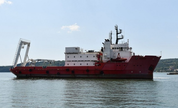 Кораб на българските военноморски сили ще плава от Варна до