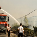 Шест екипа от Турция се включват в помощ за гасенето на пожара край село Лесово