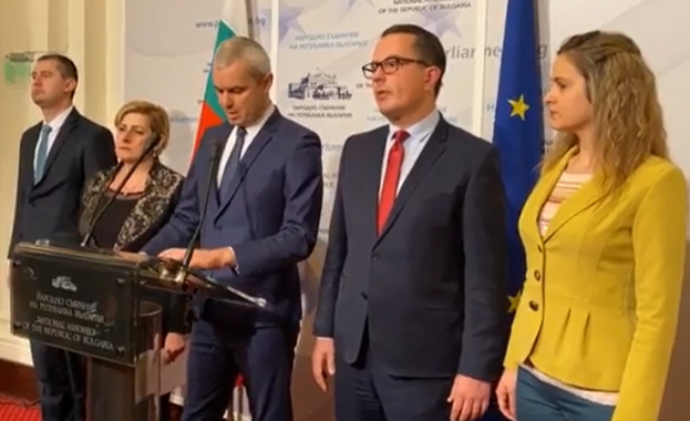 Възраждане внася жалба в Конституционния съд срещу зеления сертификат Това