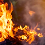 Голям пожар избухна в петролен склад в руския град Брянск