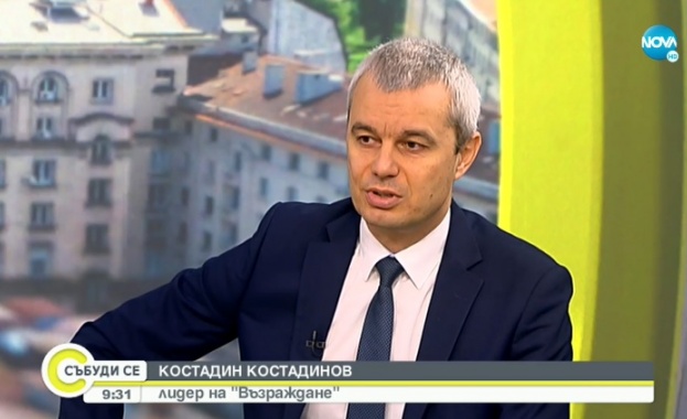 Здравната система в момента функционира заради огромните усилия на лекарите