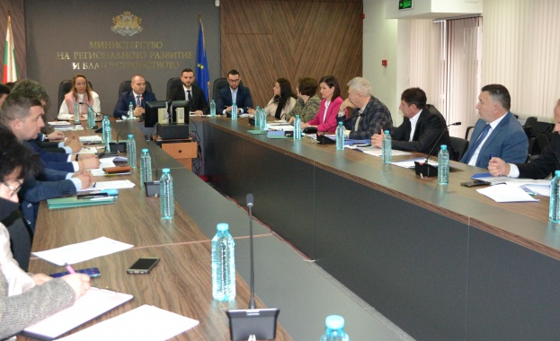 Ремонтите на общински пътища да могат да се финансират по