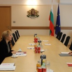 Министър Нинова: Политиката на потребителите ни е абсолютен приоритет