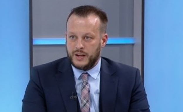 Голяма част от договорите за строителство на пътища са подписани