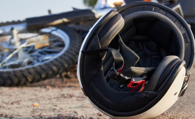 Моторист е пострадал при катастрофа на пътя Велико Търново