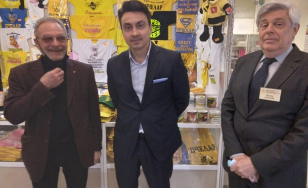 Национална програма по пчеларство ще продължи да се прилага и