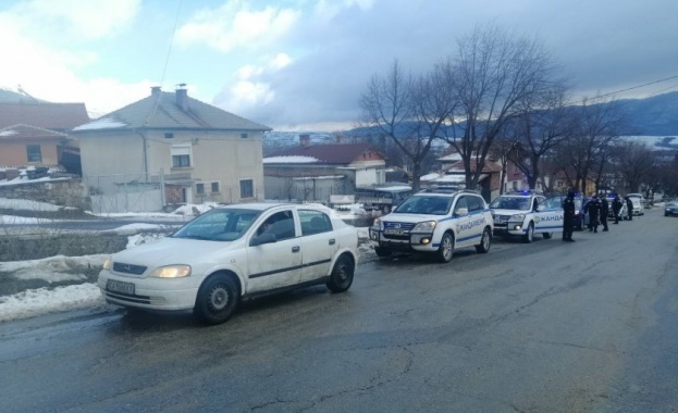 Вътрешният министър Бойко Рашков е разпоредил на директорите на Областните