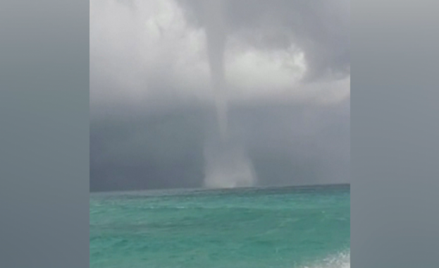 В кубинския град Гуанабо водно торнадо нанесе материални щети Фунията