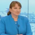 Деница Сачева: Правителството само се свали