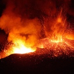Зрелищно изригване на вулкана Етна (Видео)