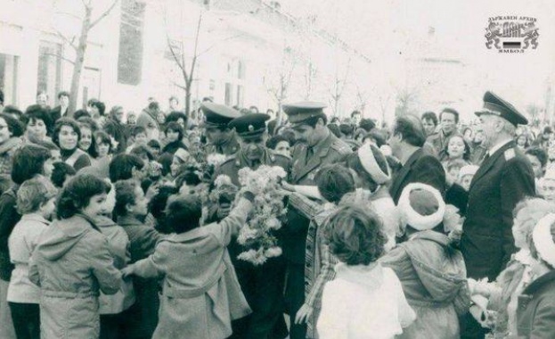 Нейното Превъзходителство Хероинята Мустафа щяла да се присъедини към колониалната