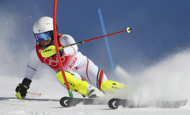 Най добрият български състезател Алберт Попов не успя да завърши първия