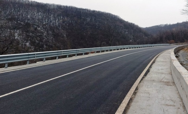 Шофьорите да се движат с повишено внимание по път I 1