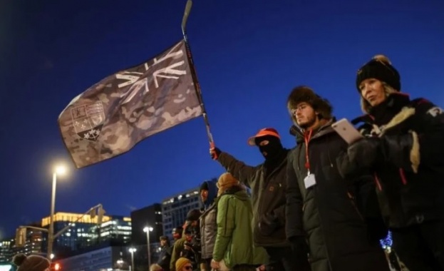 Канадската полиция съобщи че е арестувала най малко 70 души при