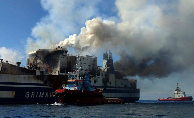 Спасените международни шофьори от горящия ферибот в Гърция постепенно се