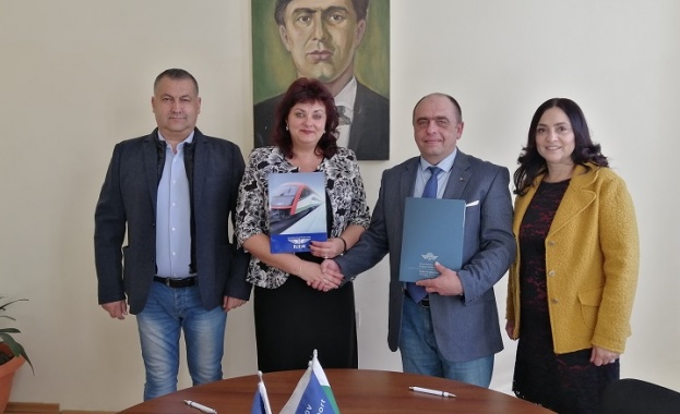 Управителят на БДЖ Пътнически превози ЕООД и ректорът на