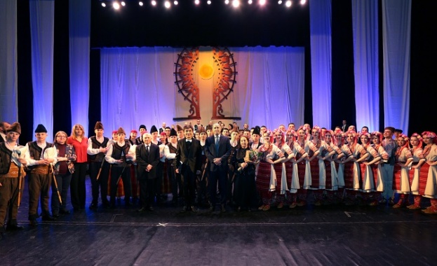 През седемте десетилетия на своята впечатляваща дейност Държавният фолклорен ансамбъл