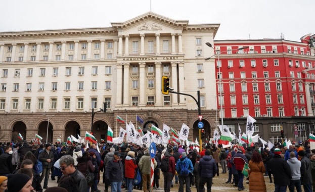 Партия Възраждане за втори път протестира срещу зеления сертификат този
