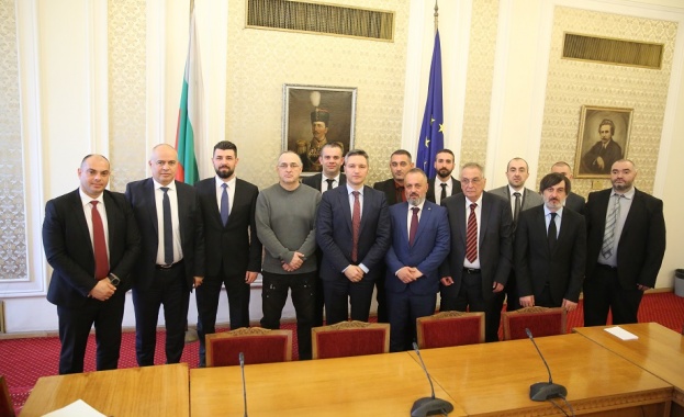 Парламентарната група на „БСП за България“ се срещна с представители