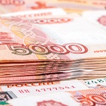 Руската рубла падна до най-ниското си равнище спрямо долара от близо 6 месеца