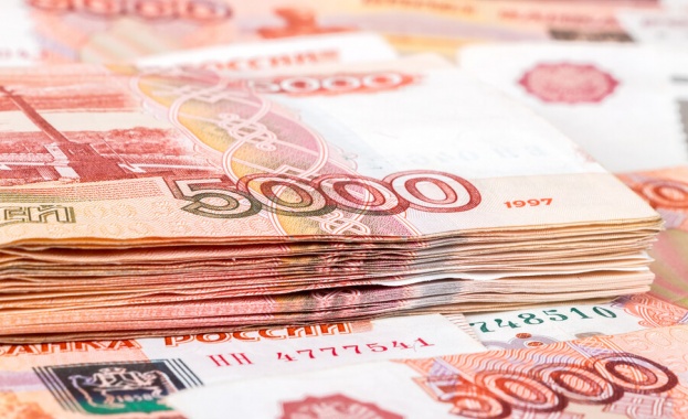 Руската рубла падна до най-ниското си равнище спрямо щатския долар