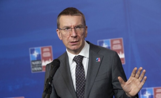 Латвия отзовава своя посланик от Русия за консултации и спира