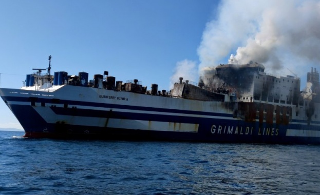 Продължава операцията на изгорелия ферибот в Гърция Плавателният съд се