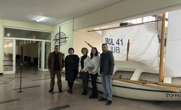 БДЖ Пътнически превози ЕООД и Професионална гимназия по речно